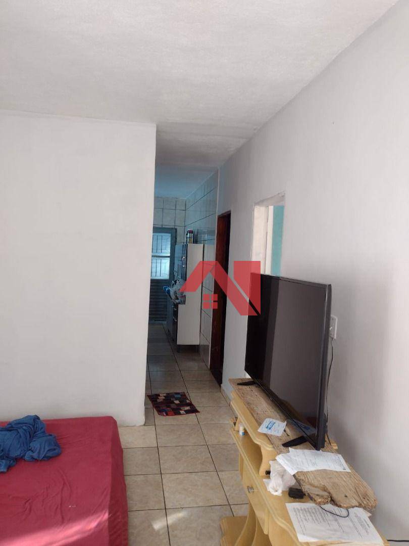 Casa à venda com 2 quartos, 80m² - Foto 4