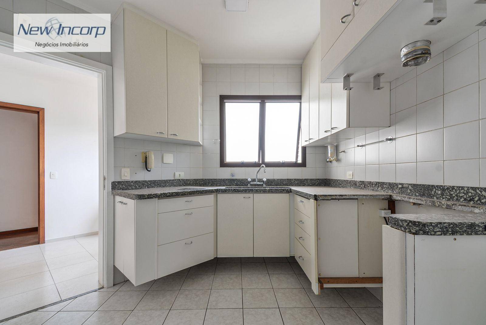 Apartamento à venda com 3 quartos, 178m² - Foto 33