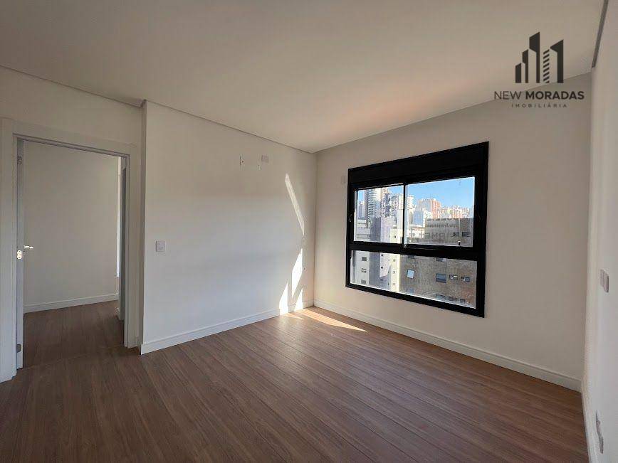 Apartamento à venda com 3 quartos, 117m² - Foto 22