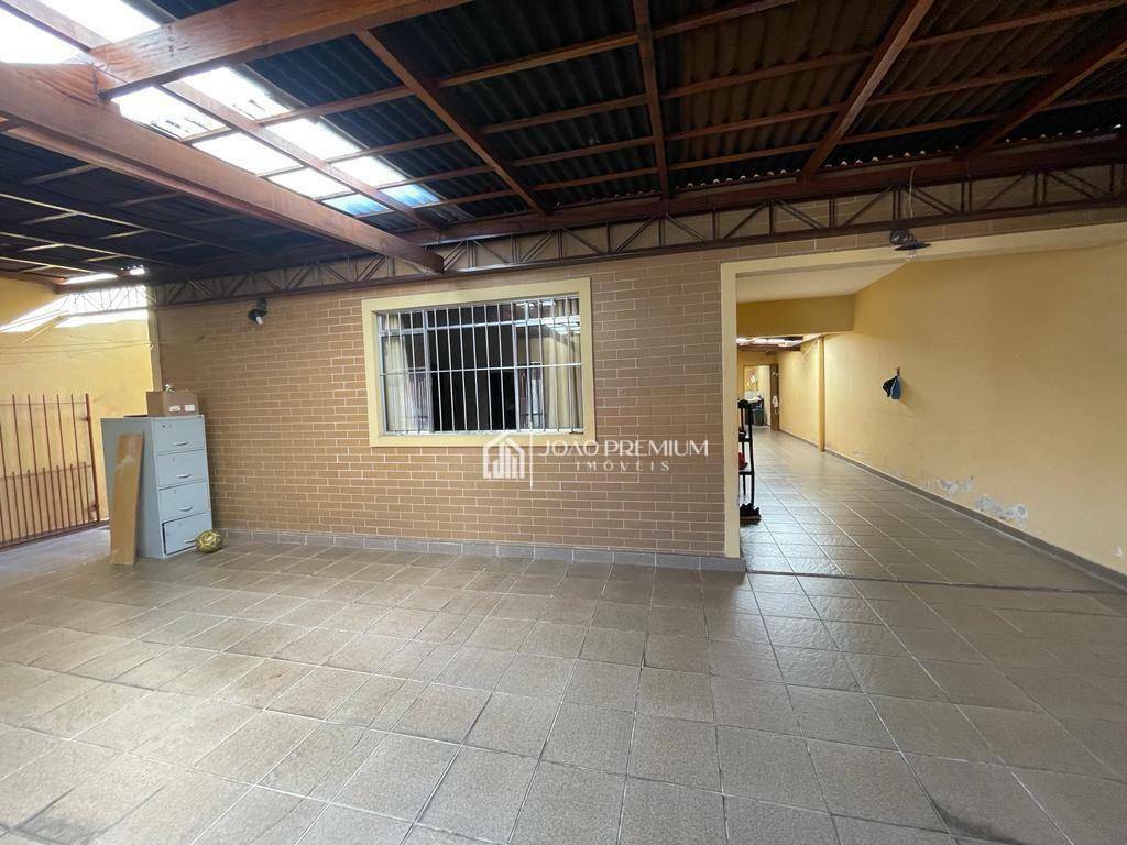 Casa à venda com 6 quartos, 160m² - Foto 1