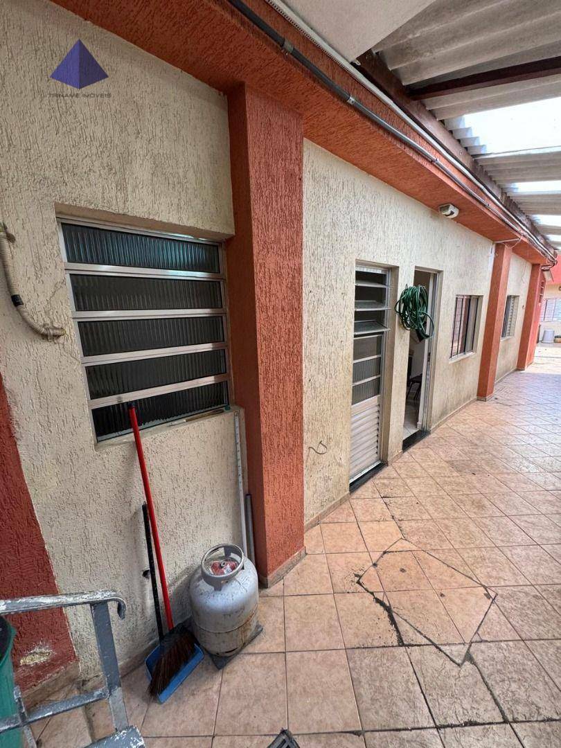 Sobrado à venda com 8 quartos, 300m² - Foto 51