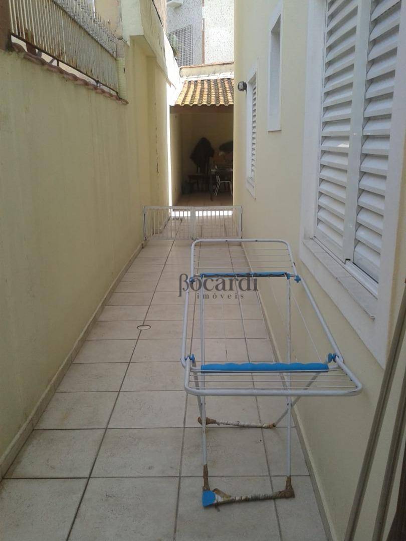 Casa à venda com 4 quartos, 100m² - Foto 15