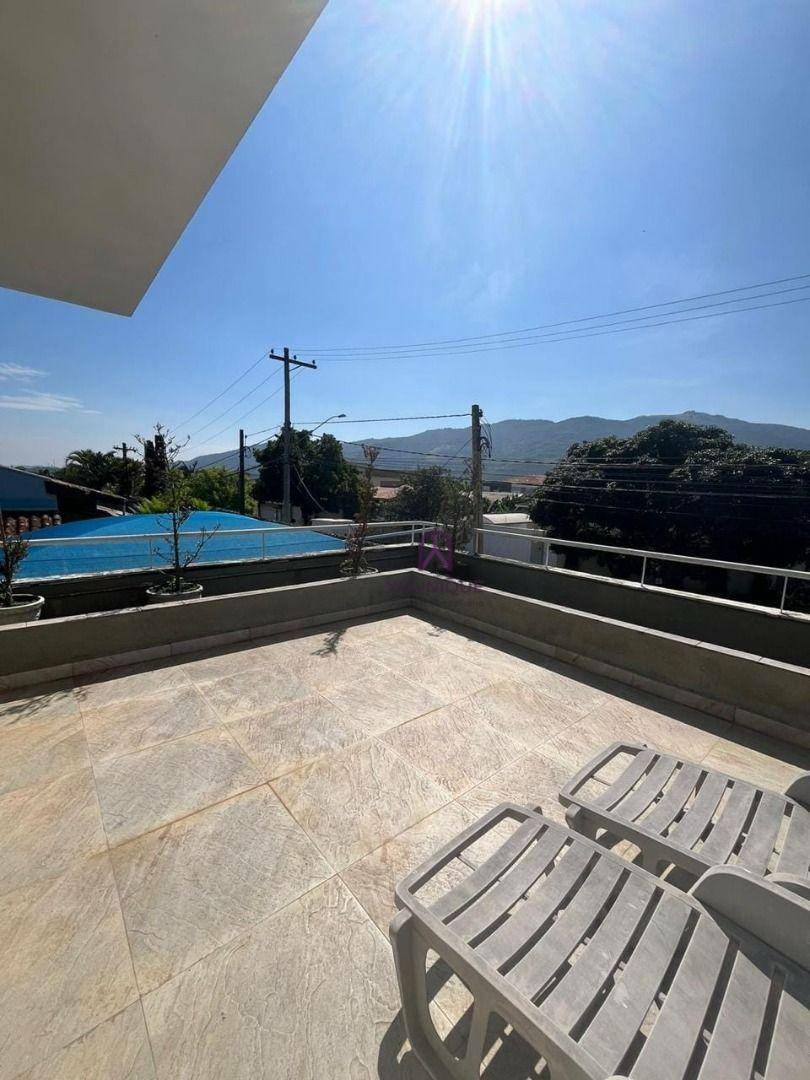Casa à venda com 3 quartos, 236m² - Foto 40