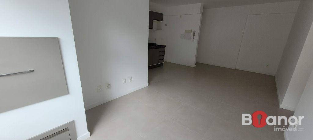 Apartamento à venda e aluguel com 3 quartos, 75m² - Foto 7