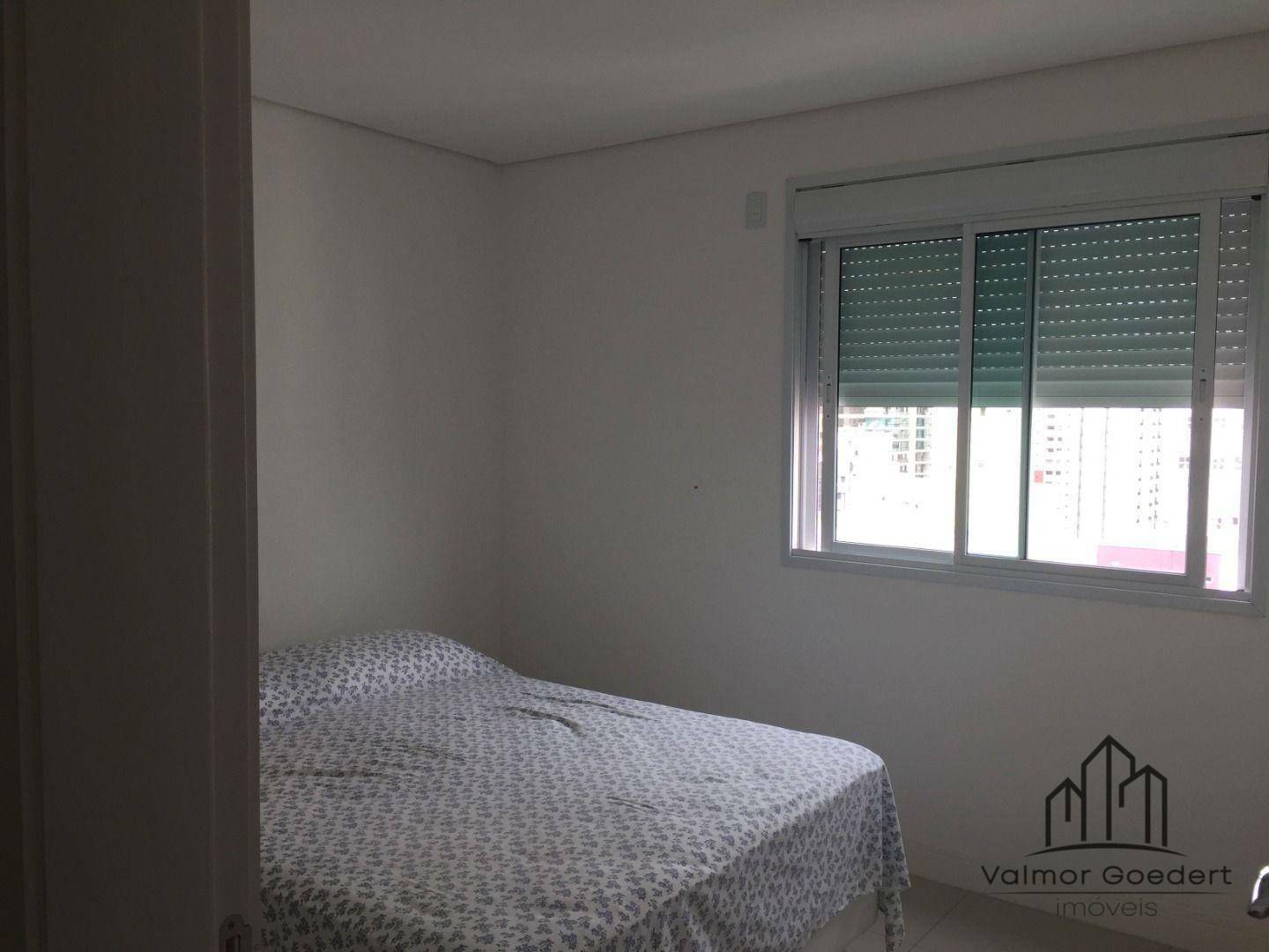 Apartamento à venda com 3 quartos, 115m² - Foto 6