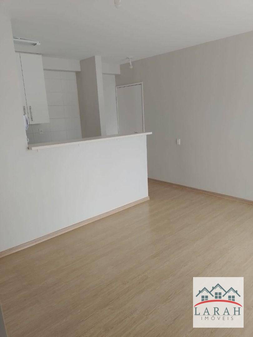 Apartamento à venda com 3 quartos, 70m² - Foto 2