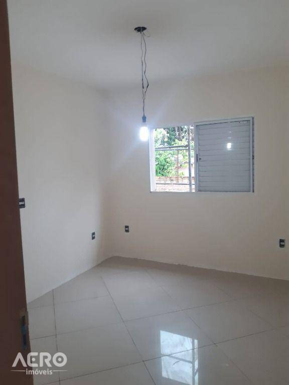 Casa à venda com 4 quartos, 220m² - Foto 8