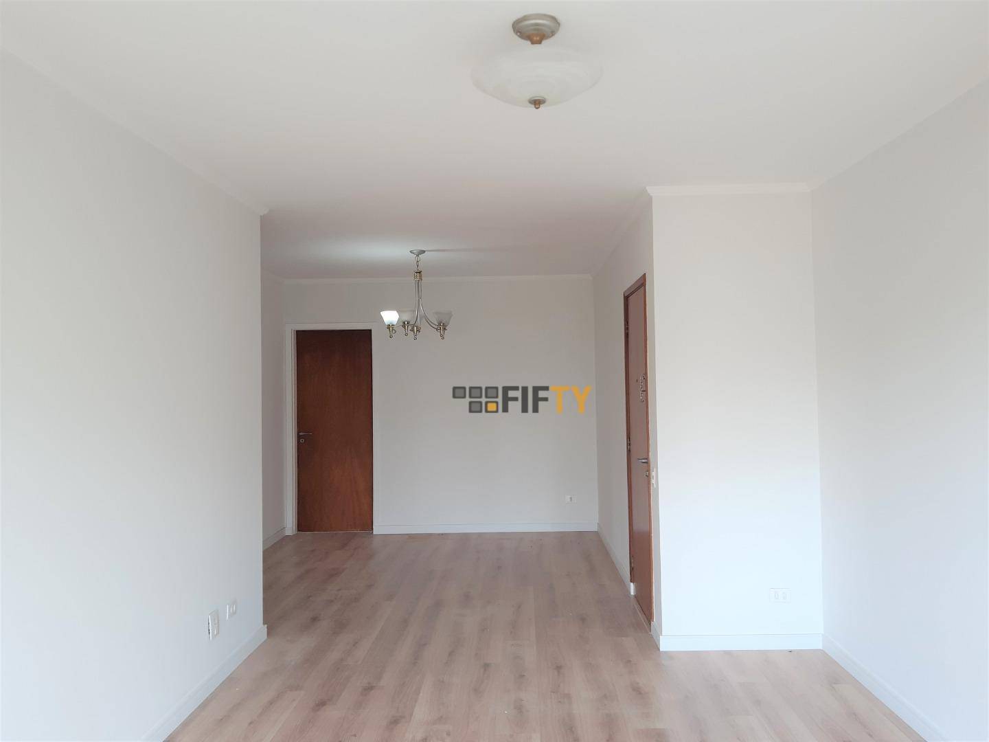 Apartamento para alugar com 3 quartos, 110m² - Foto 2