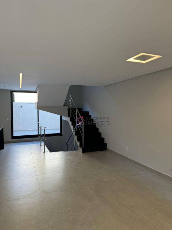 Sobrado à venda com 3 quartos, 260m² - Foto 2