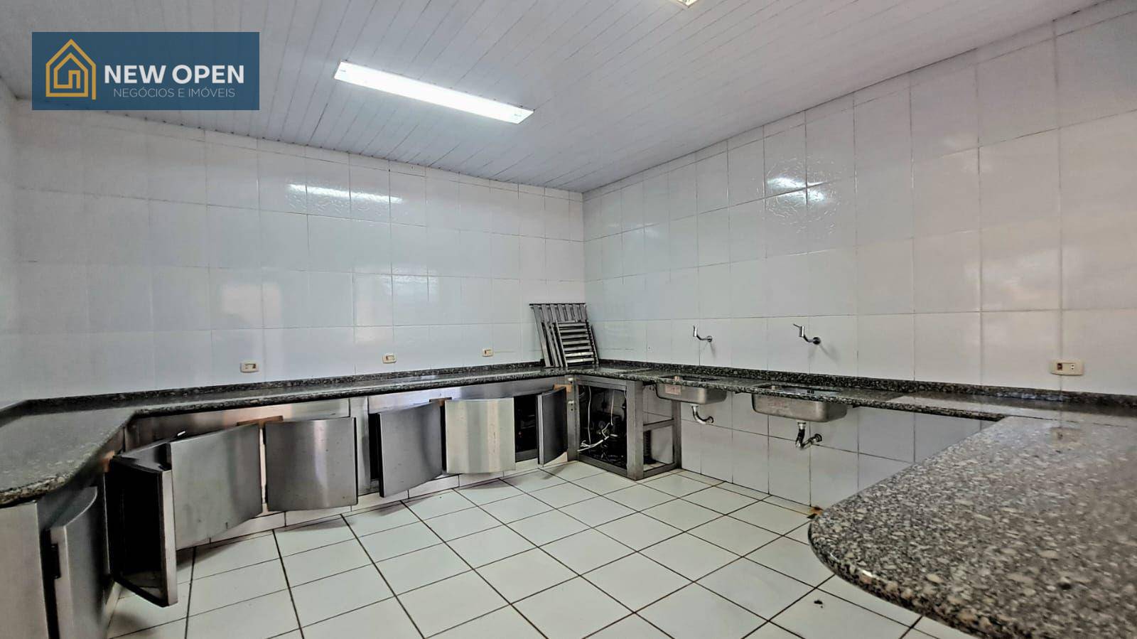 Chácara à venda com 4 quartos, 608m² - Foto 26