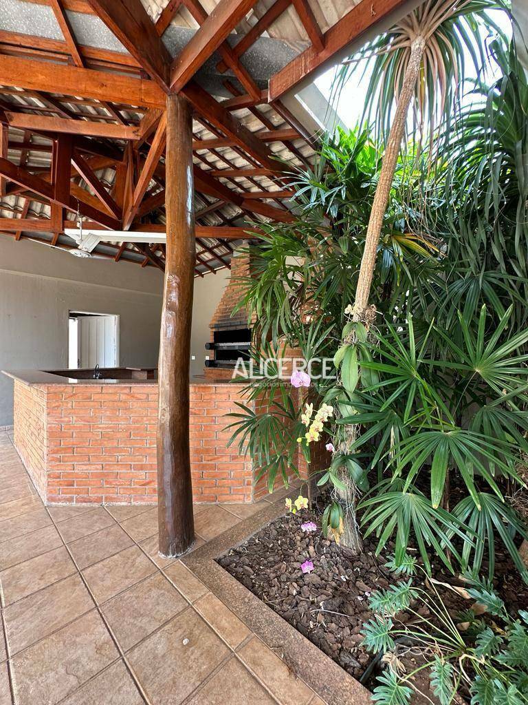 Casa à venda com 3 quartos, 248m² - Foto 34