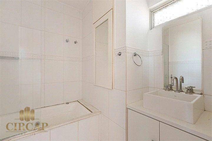 Apartamento à venda com 3 quartos, 140m² - Foto 11