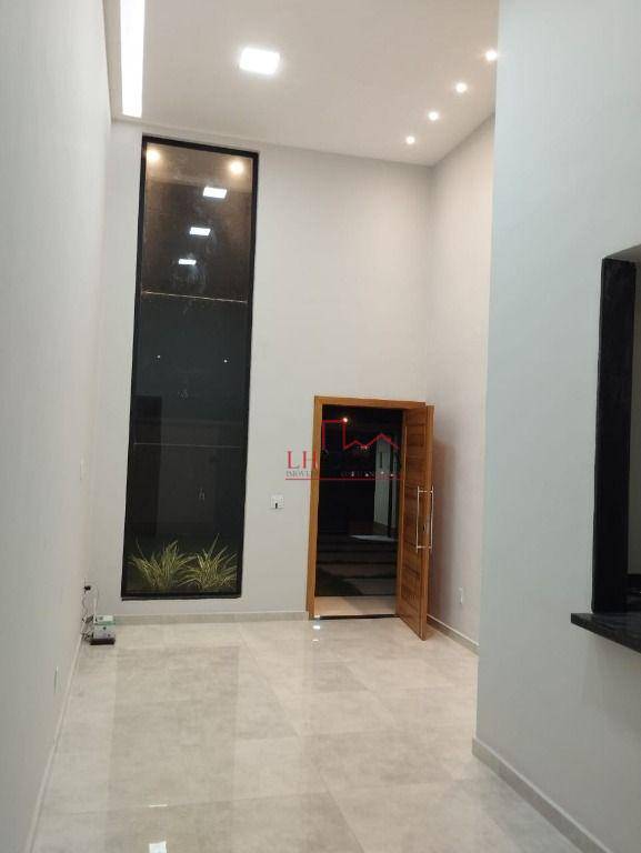 Casa à venda com 3 quartos, 100m² - Foto 4