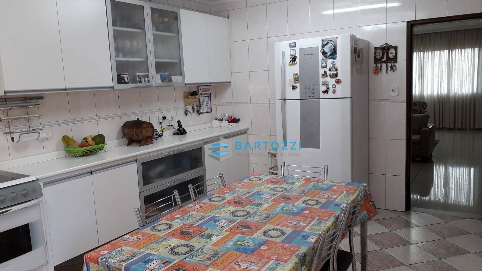 Casa à venda com 3 quartos, 198m² - Foto 5