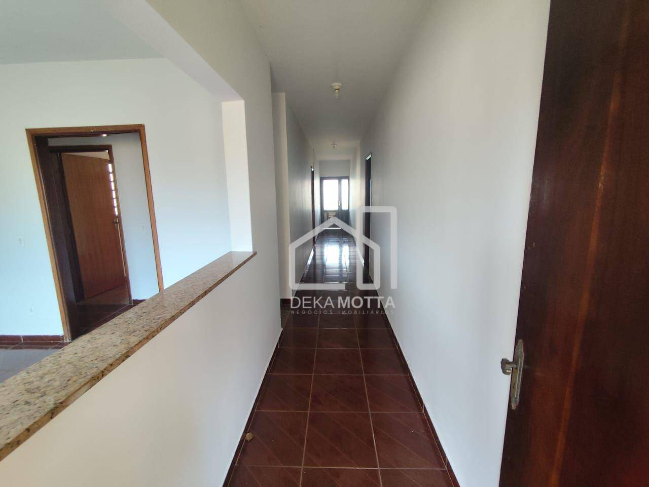 Casa à venda com 3 quartos, 190m² - Foto 1