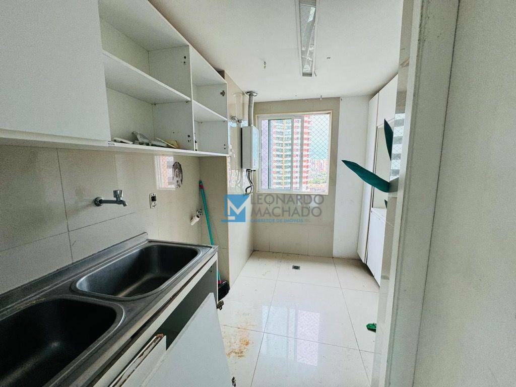 Apartamento à venda com 3 quartos, 217m² - Foto 17