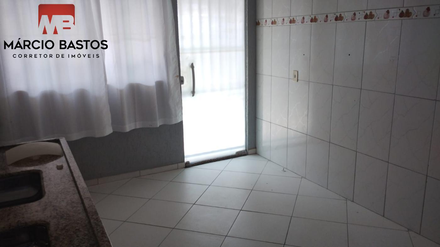 Casa à venda com 2 quartos, 360m² - Foto 9