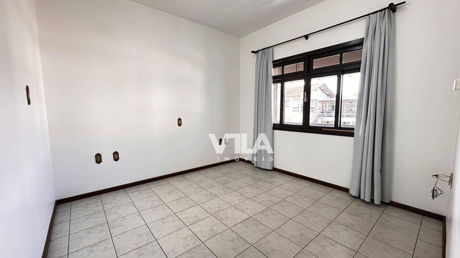 Casa à venda com 6 quartos, 305m² - Foto 25