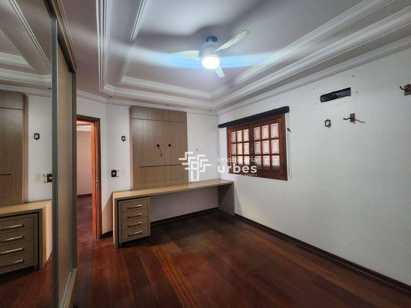 Casa à venda com 4 quartos, 310m² - Foto 19