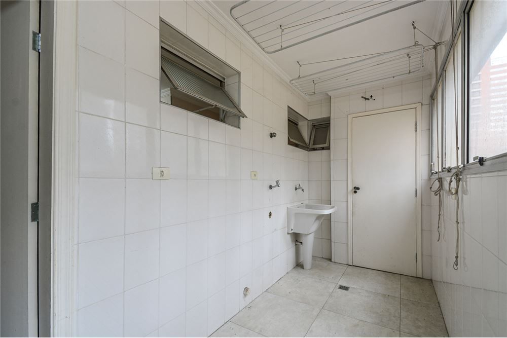 Apartamento à venda com 3 quartos, 161m² - Foto 12