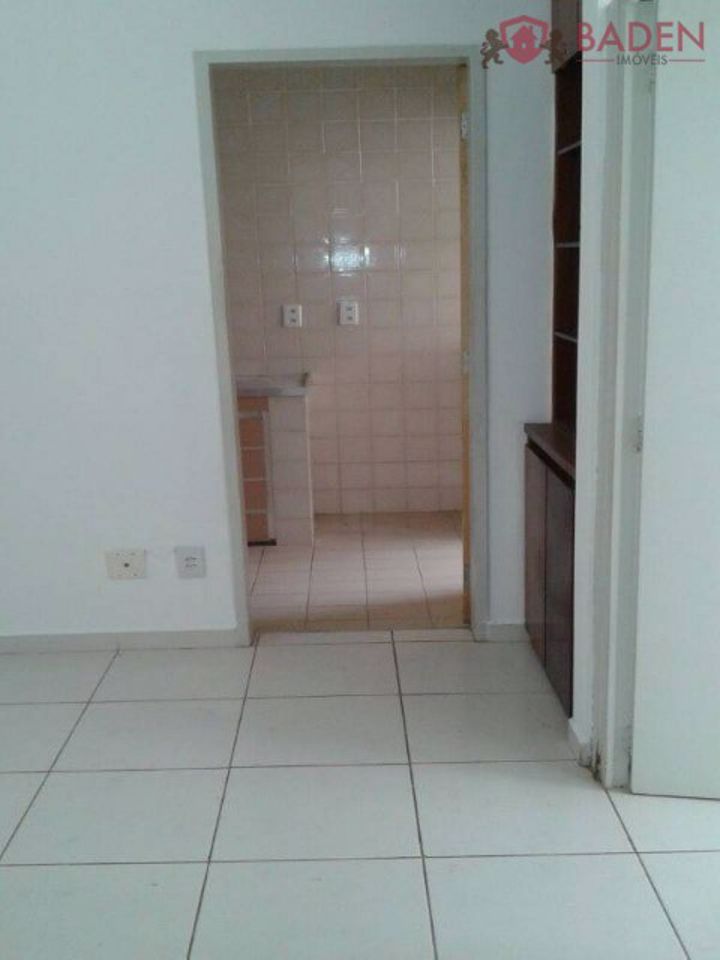 Apartamento à venda com 1 quarto, 37m² - Foto 2