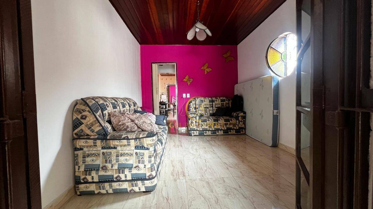 Casa à venda com 2 quartos, 80m² - Foto 1