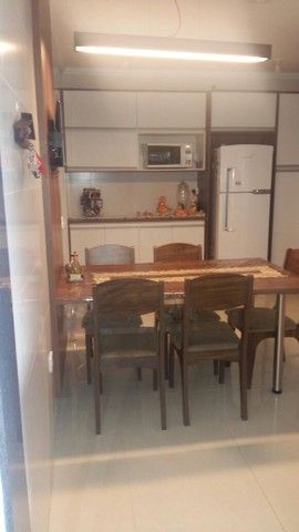 Casa à venda com 3 quartos, 160m² - Foto 2