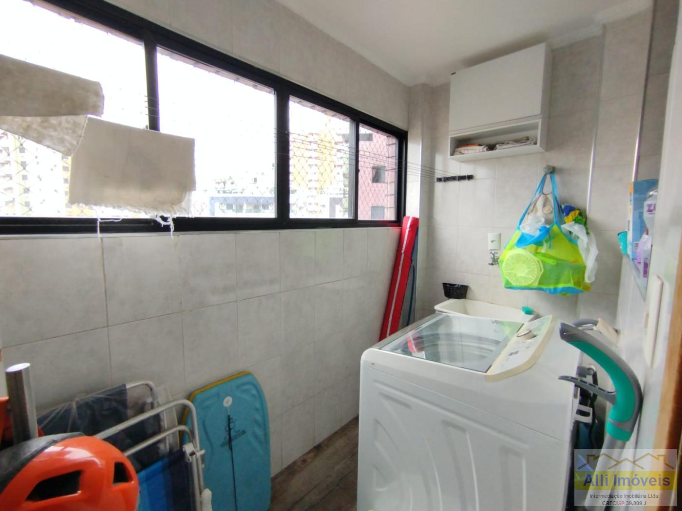 Apartamento para alugar com 3 quartos, 130m² - Foto 12