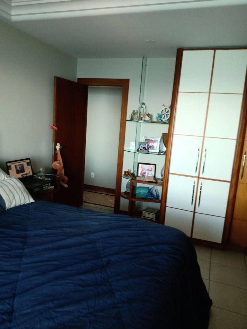 Apartamento à venda com 3 quartos, 200m² - Foto 8