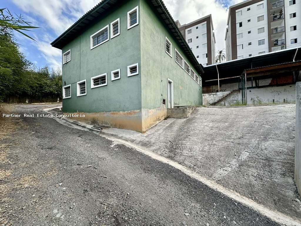 Prédio Inteiro à venda com 10 quartos, 2000m² - Foto 1