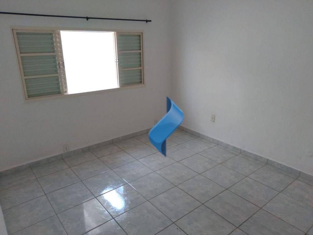 Casa para alugar com 3 quartos, 140m² - Foto 10