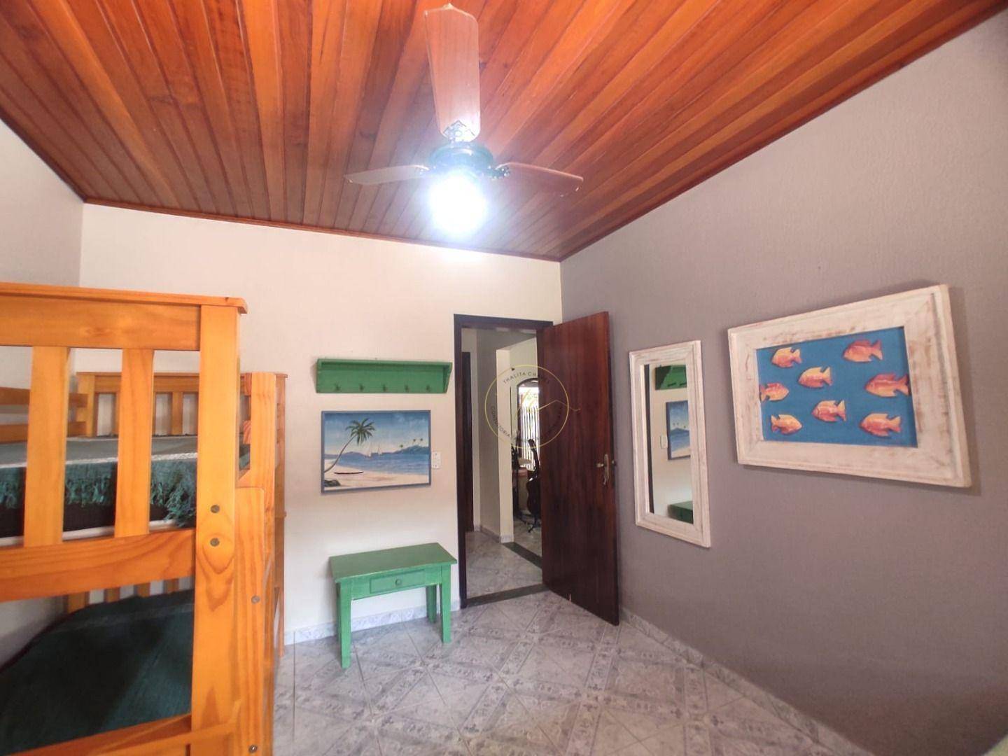 Casa à venda com 6 quartos, 200m² - Foto 13