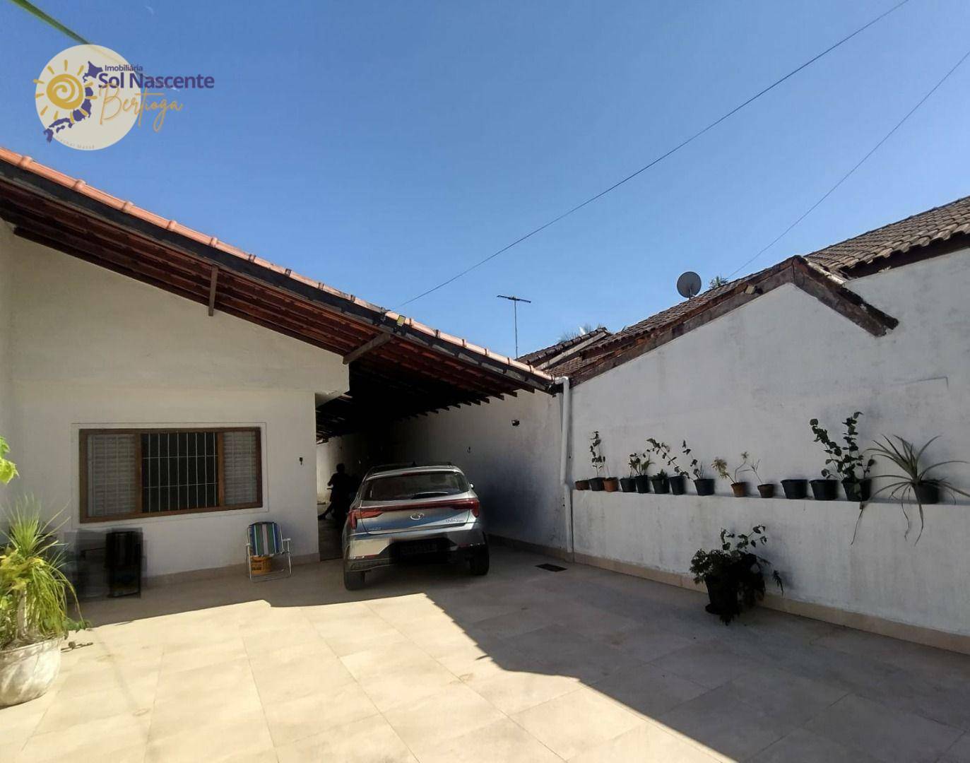 Casa à venda com 2 quartos, 115m² - Foto 1