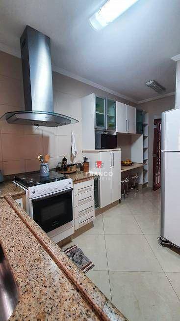 Casa à venda com 3 quartos, 250m² - Foto 16