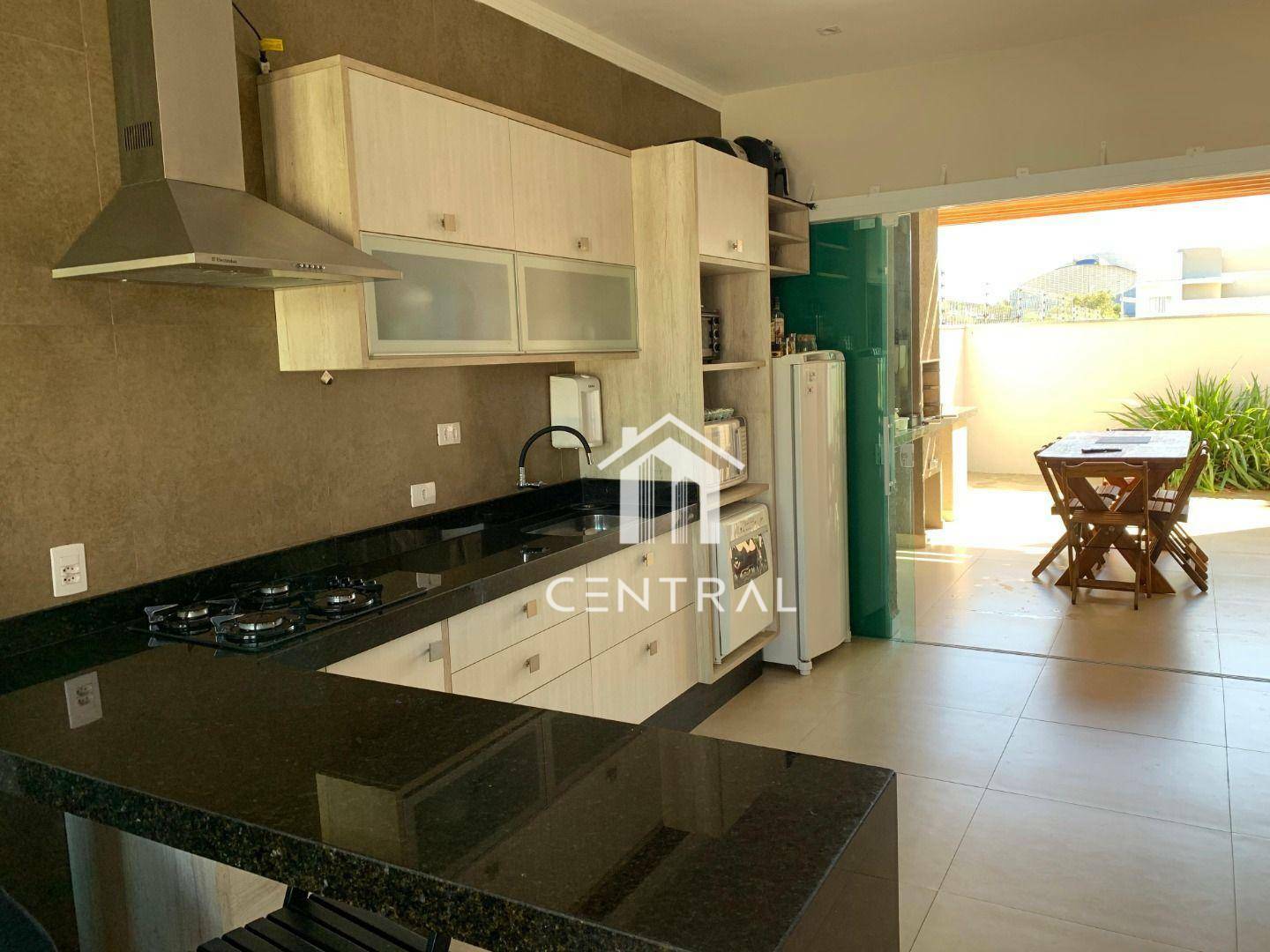 Sobrado à venda com 2 quartos, 90m² - Foto 4