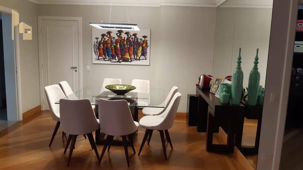 Apartamento à venda com 3 quartos, 210m² - Foto 2