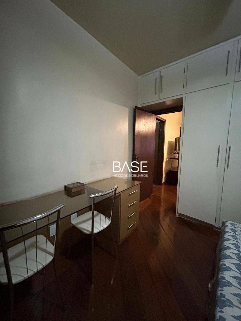 Apartamento à venda com 4 quartos, 196m² - Foto 13