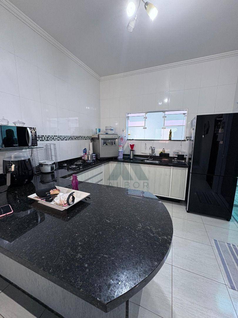 Casa, 3 quartos, 180 m² - Foto 4