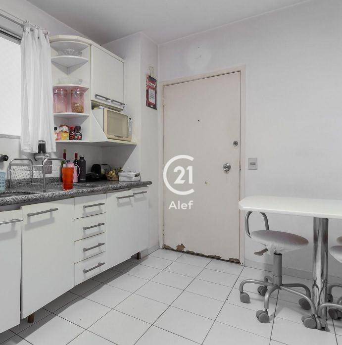 Apartamento à venda com 4 quartos, 135m² - Foto 4