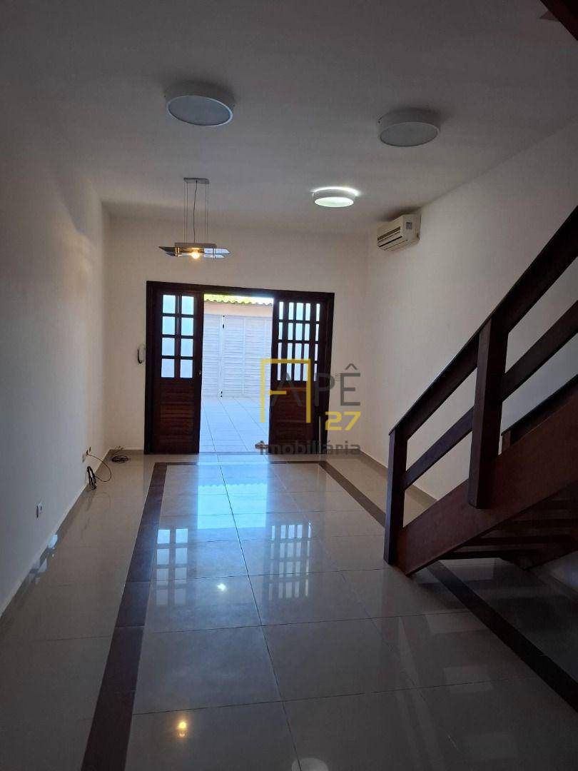 Sobrado à venda com 3 quartos, 180m² - Foto 2