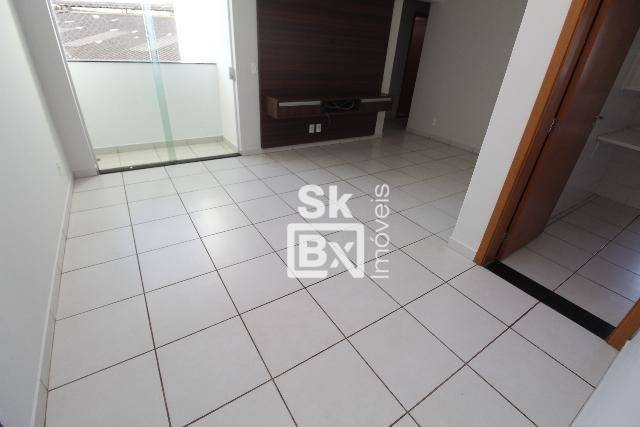 Apartamento à venda com 3 quartos, 80m² - Foto 3