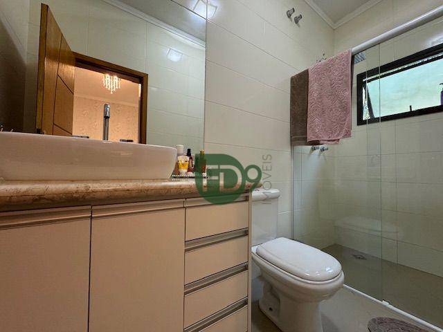 Casa de Condomínio à venda com 3 quartos, 250m² - Foto 17