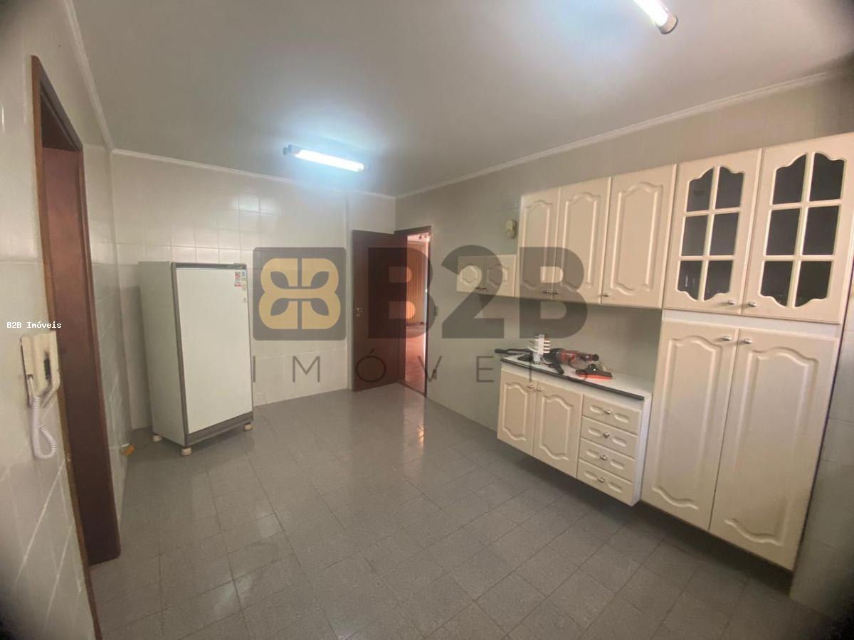 Apartamento à venda com 3 quartos, 140m² - Foto 5