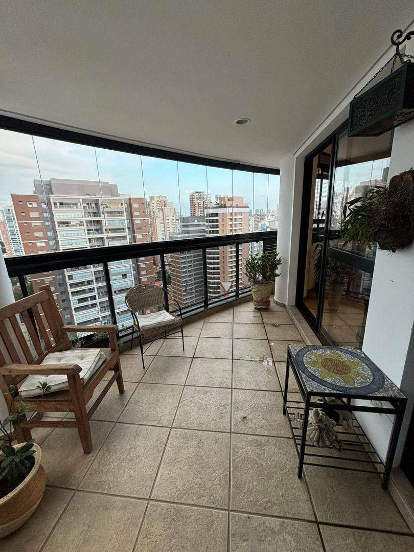 Apartamento para alugar com 3 quartos, 173m² - Foto 7