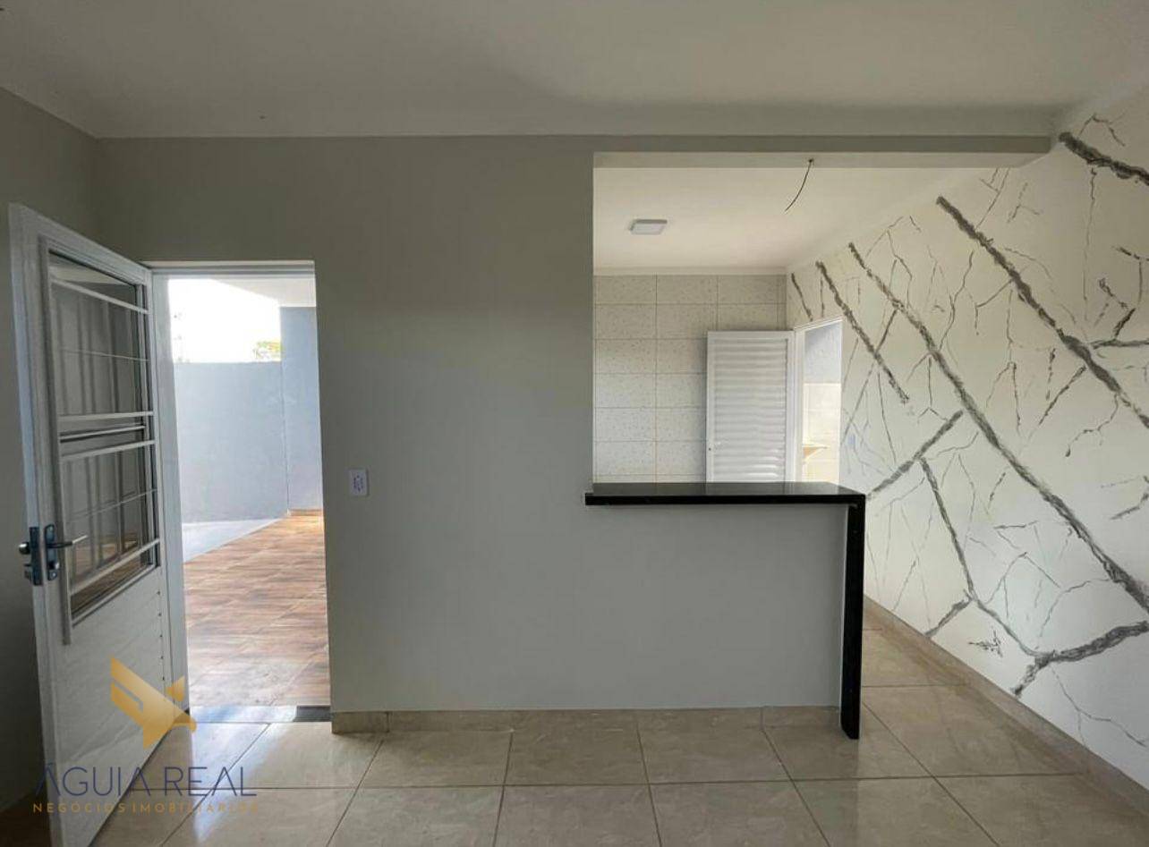 Casa à venda com 3 quartos, 79m² - Foto 4