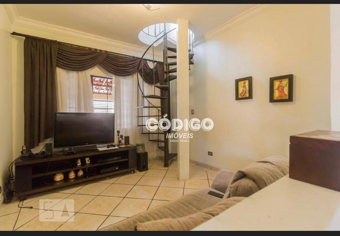 Sobrado à venda com 2 quartos, 218m² - Foto 2