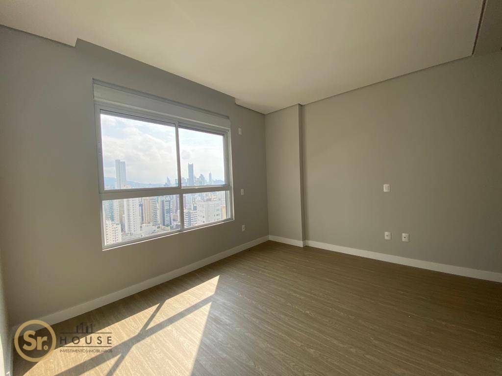 Apartamento à venda com 4 quartos, 143m² - Foto 5