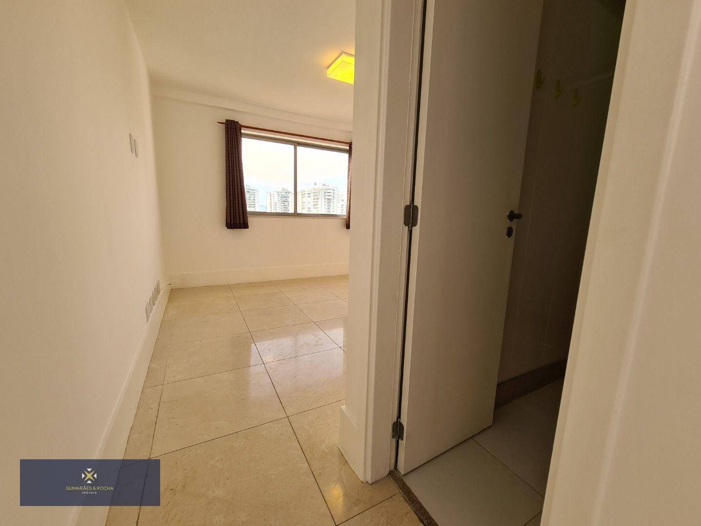 Apartamento à venda com 4 quartos, 229m² - Foto 28