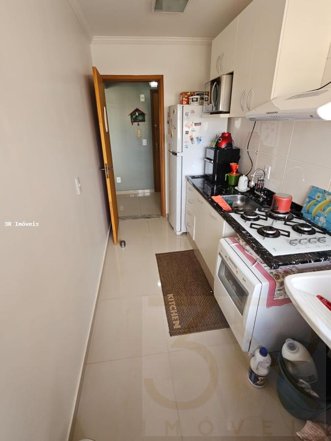 Apartamento à venda com 2 quartos, 70m² - Foto 10