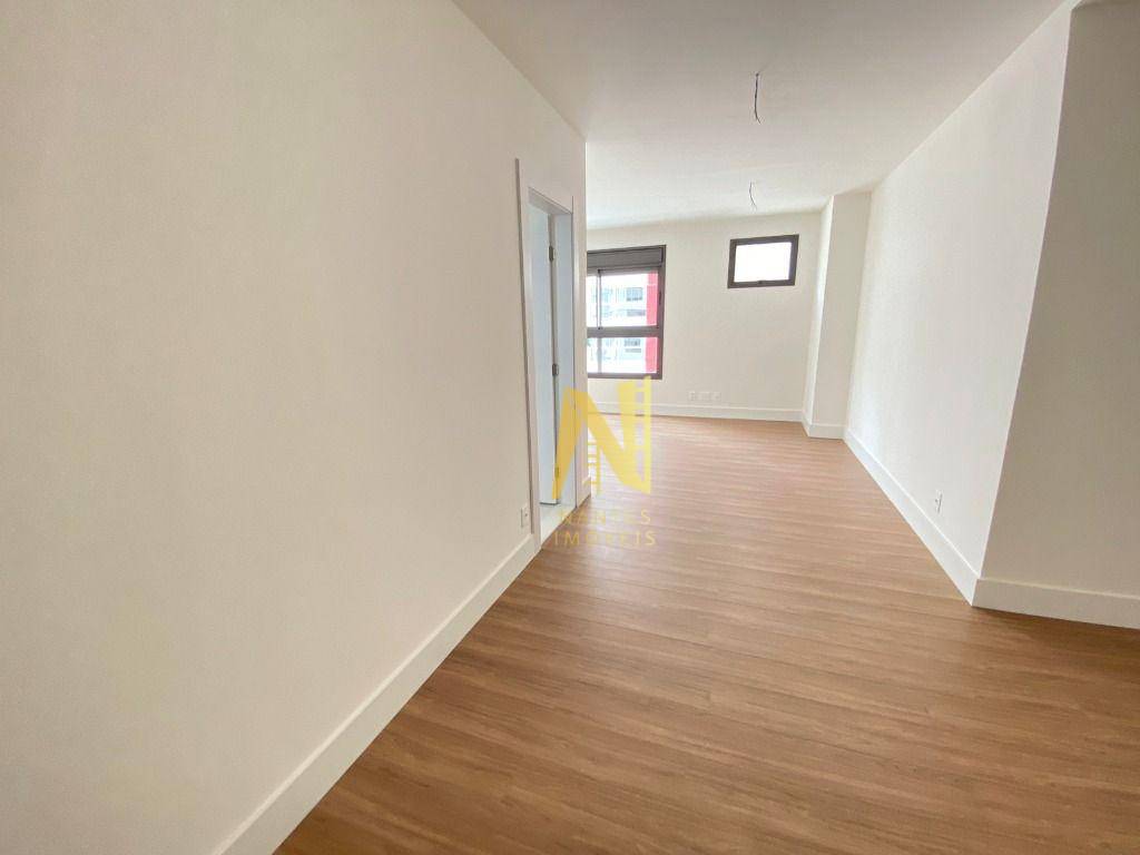 Apartamento à venda com 3 quartos, 216m² - Foto 21